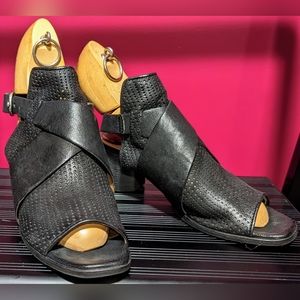 MJUS black leather heeled sandals, size EU 38 (US 7.5 - 8)